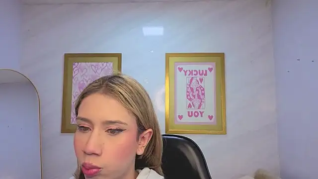 Evy Luxx v online show from April 10, 2026, 3:23 am