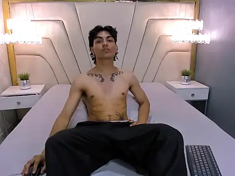 Snapshot of MattFiore chatting on November 28, 2025, 6:10 pm MattFiore online show from November 28, 2025, 6:10 pm