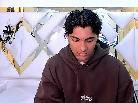 Snapshot of MattFiore chatting on December 16, 2025, 11:59 am MattFiore online show from December 16, 2025, 11:59 am