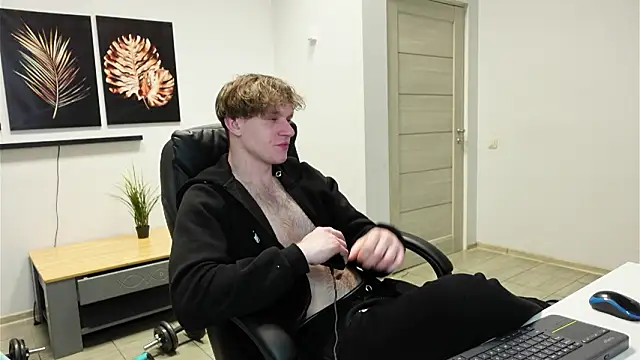 Snapshot of Charles_Dreams chatting on February 11, 2026, 9:31 pm Charles Dreams online show from February 11, 2026, 9:31 pm