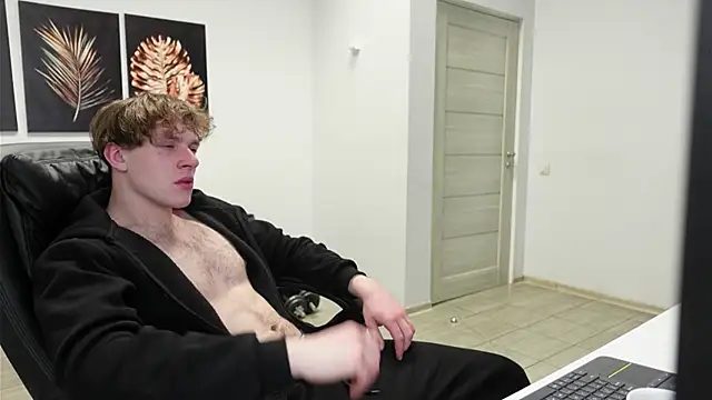 Snapshot of Charles_Dreams chatting on February 14, 2026, 6:37 pm Charles Dreams online show from February 14, 2026, 6:37 pm