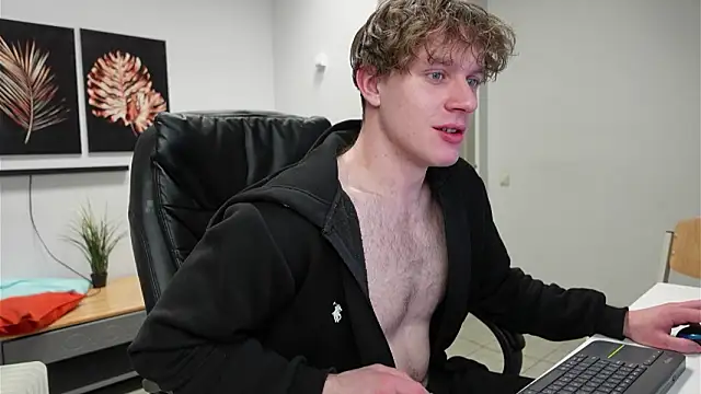 Snapshot of Charles_Dreams chatting on February 21, 2026, 10:55 pm Charles Dreams online show from February 21, 2026, 10:55 pm