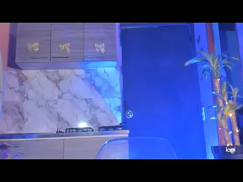 aprille15 online show from January 19, 2026, 1:20 am