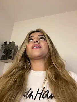 Isabella SparxS online show from December 19, 2025, 5:09 pm