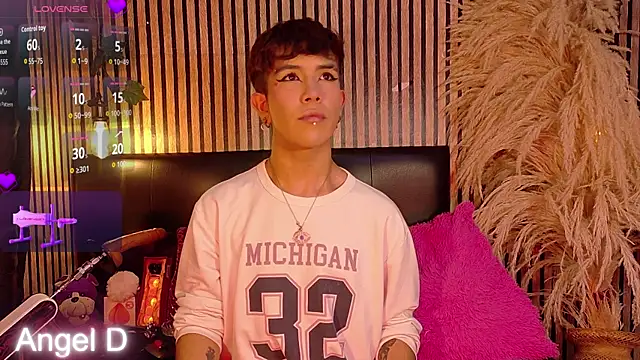 Angeldust19 online show from April 7, 2026, 3:18 am