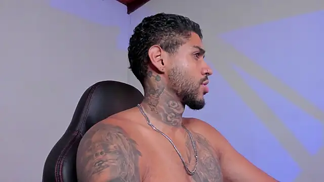 LuigiVitale 1 online show from November 25, 2025, 7:52 am