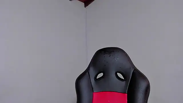 Snapshot of LuigiVitale_1 chatting on February 7, 2026, 1:20 am LuigiVitale 1 online show from February 7, 2026, 1:20 am