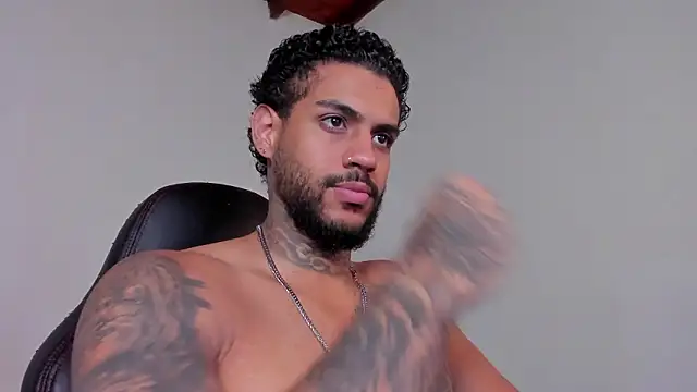 Snapshot of LuigiVitale_1 chatting on February 10, 2026, 1:21 am LuigiVitale 1 online show from February 10, 2026, 1:21 am