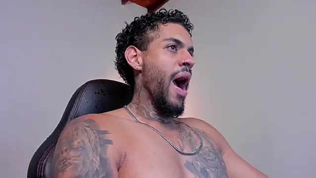 Snapshot of LuigiVitale_1 chatting on February 13, 2026, 1:12 am LuigiVitale 1 online show from February 13, 2026, 1:12 am