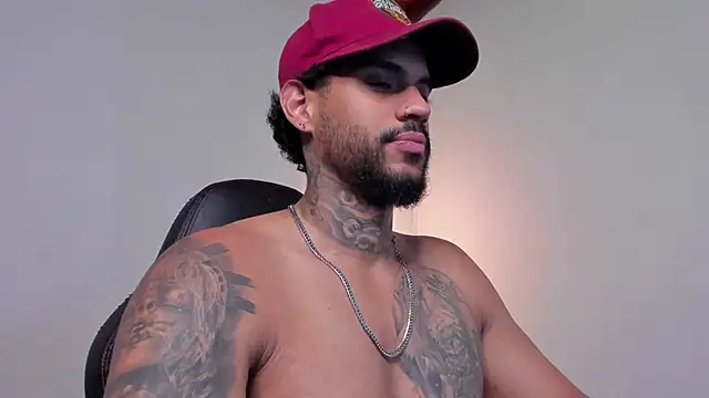 Snapshot of LuigiVitale_1 chatting on February 17, 2026, 1:24 am LuigiVitale 1 online show from February 17, 2026, 1:24 am