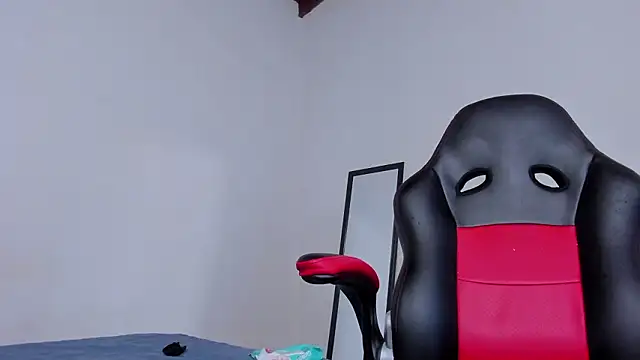 Snapshot of LuigiVitale_1 chatting on March 6, 2026, 1:13 am LuigiVitale 1 online show from March 6, 2026, 1:13 am