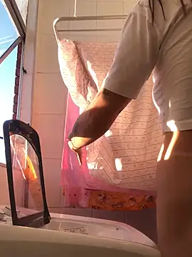 Snapshot of fer-nanda chatting on April 15, 2026, 8:20 pm fer-nanda online show from April 15, 2026, 8:20 pm