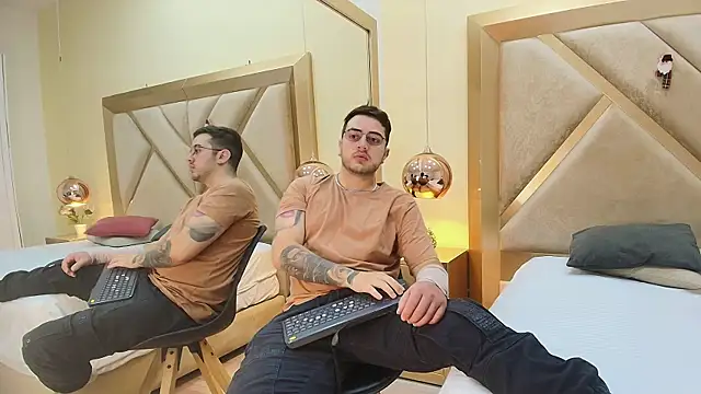 Ethan Greys online show from November 29, 2025, 4:04 am