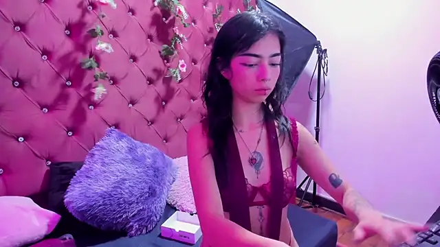  Ivy Luna online show from May 20, 2026, 12:50 am