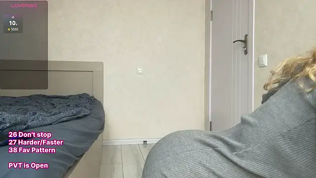 Snapshot of Play_Me_Softly chatting on February 8, 2026, 9:23 am Play Me Softly online show from February 8, 2026, 9:23 am