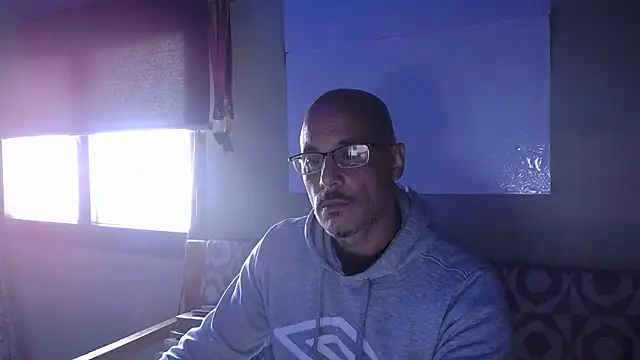 Snapshot of Marck_80 chatting on November 14, 2025, 8:57 am Marck 80 online show from November 14, 2025, 8:57 am