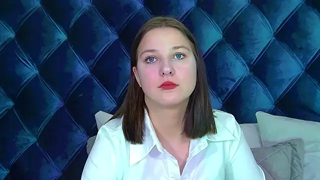 Snapshot of TinnaBurton chatting on January 15, 2026, 4:00 pm TinnaBurton online show from January 15, 2026, 4:00 pm