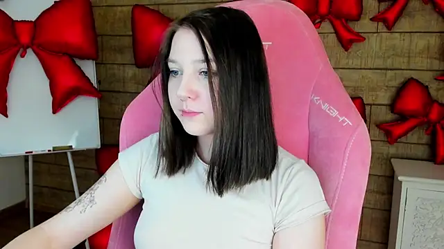 Snapshot of TinnaBurton chatting on February 11, 2026, 4:01 pm TinnaBurton online show from February 11, 2026, 4:01 pm