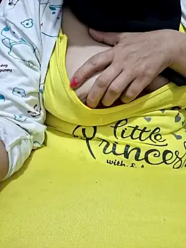 mnbvcxzqwertyuiop1235 online show from April 13, 2026, 7:52 pm