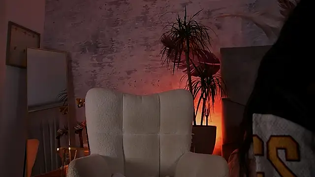 Snapshot of BriannaXmoon chatting on February 17, 2026, 8:26 pm BriannaXmoon online show from February 17, 2026, 8:26 pm