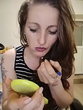 CrazyMaya39 online show from May 15, 2026, 10:06 pm