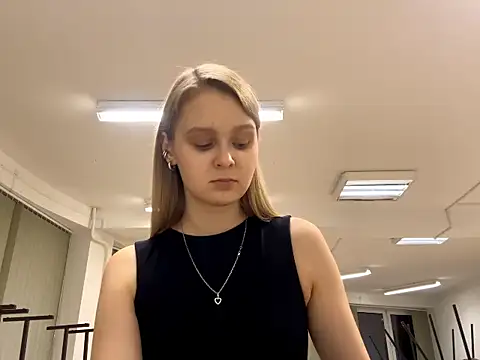 Snapshot of PaulitaSolow chatting on November 18, 2025, 3:05 pm PaulitaSolow online show from November 18, 2025, 3:05 pm