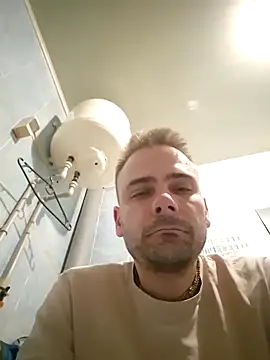 Snapshot of Gregorywhitelegs chatting on April 13, 2026, 12:05 am Gregorywhitelegs online show from April 13, 2026, 12:05 am