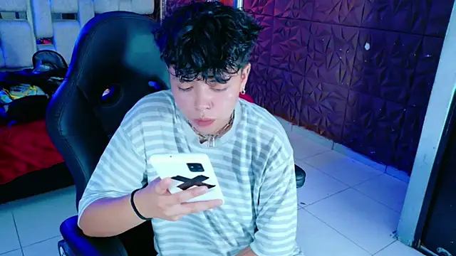 Snapshot of lunabustygirl chatting on February 2, 2026, 5:06 am lunabustygirl online show from February 2, 2026, 5:06 am