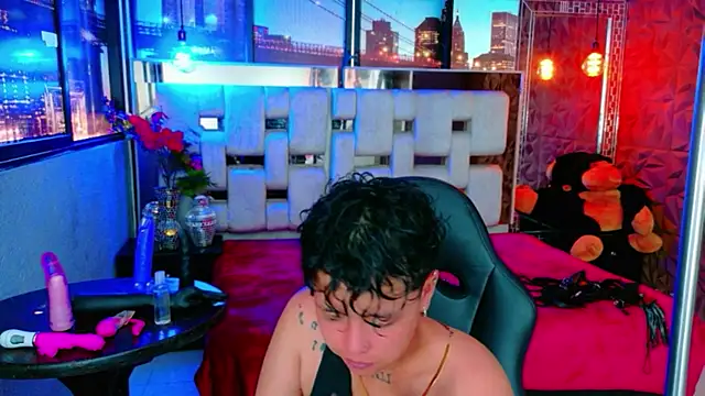 Snapshot of lunabustygirl chatting on February 11, 2026, 6:35 pm lunabustygirl online show from February 11, 2026, 6:35 pm