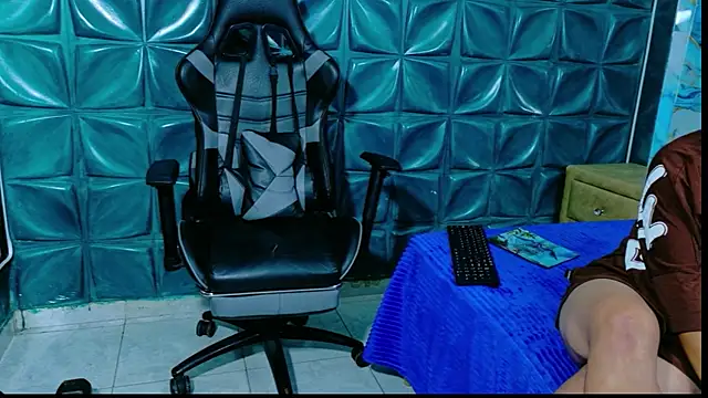 Snapshot of lunabustygirl chatting on February 21, 2026, 1:23 pm lunabustygirl online show from February 21, 2026, 1:23 pm