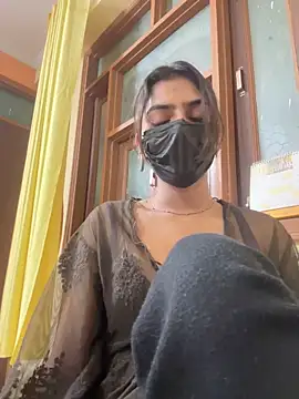 Snapshot of sexyayeshadesi chatting on February 13, 2026, 5:53 pm sexyayeshadesi online show from February 13, 2026, 5:53 pm