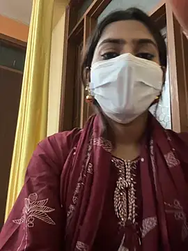 Snapshot of sexyayeshadesi chatting on February 23, 2026, 7:33 pm sexyayeshadesi online show from February 23, 2026, 7:33 pm