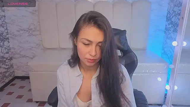 Snapshot of Maleja_v_ chatting on November 21, 2025, 1:21 pm Maleja v online show from November 21, 2025, 1:21 pm