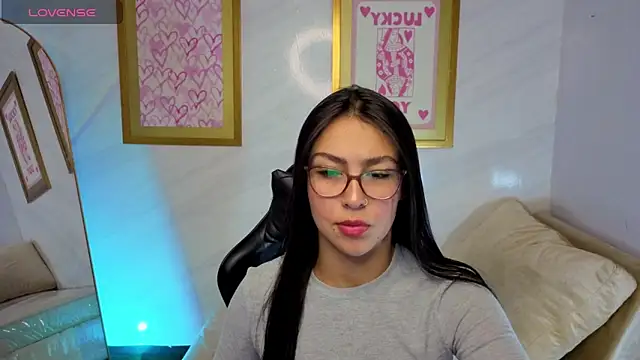 Snapshot of Maleja_v_ chatting on November 26, 2025, 1:34 pm Maleja v online show from November 26, 2025, 1:34 pm