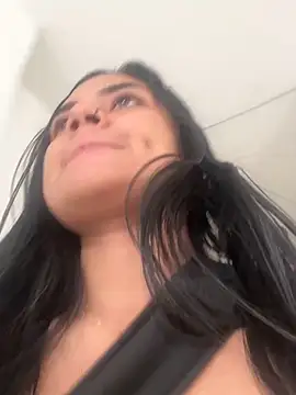 lizmy online show from December 1, 2025, 9:09 pm