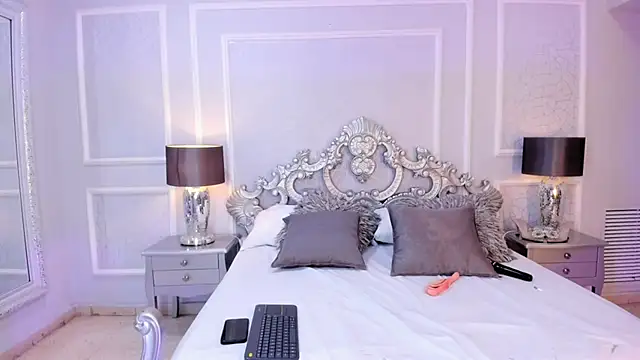 IvannaClaire online show from November 29, 2025, 12:30 pm