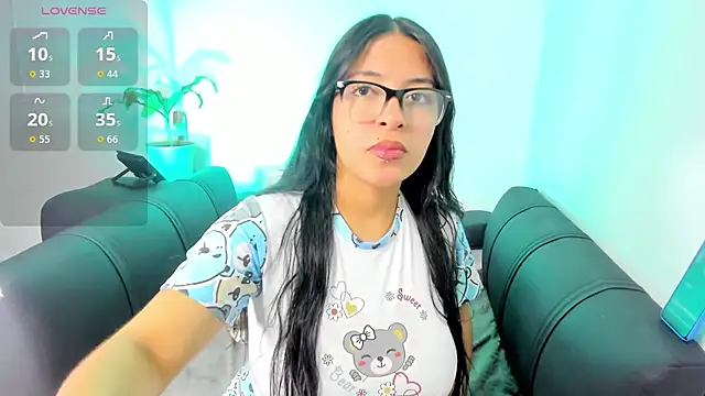 Snapshot of evelisse_ chatting on January 15, 2026, 3:11 am evelisse online show from January 15, 2026, 3:11 am