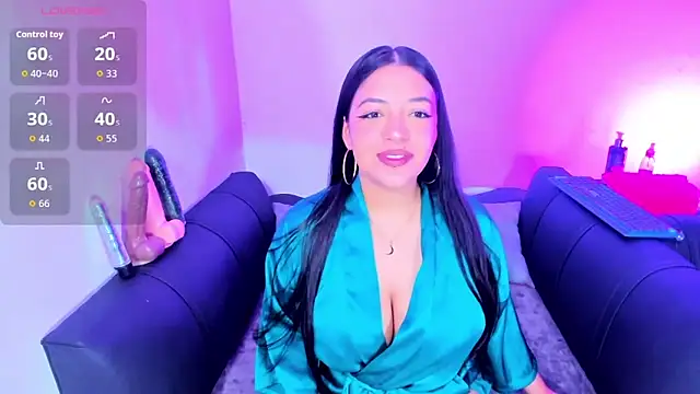 Snapshot of evelisse_ chatting on February 19, 2026, 3:46 am evelisse online show from February 19, 2026, 3:46 am