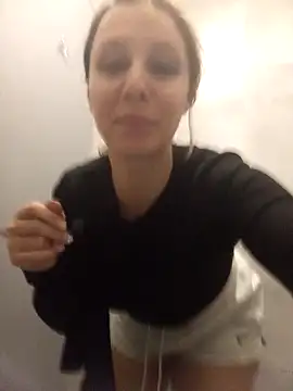 cleopatravodos online show from November 21, 2025, 5:33 pm