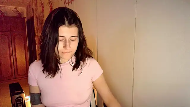 Snapshot of KristinaScott chatting on February 4, 2026, 4:46 pm KristinaScott online show from February 4, 2026, 4:46 pm