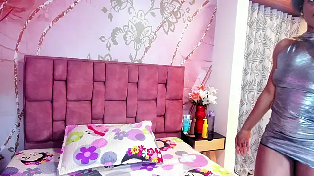 anisha zambrano online show from December 18, 2025, 1:06 pm