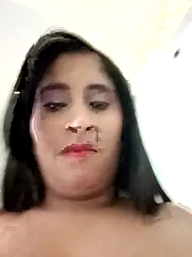 Snapshot of CarolinaNavas33 chatting on December 18, 2025, 1:55 am CarolinaNavas33 online show from December 18, 2025, 1:55 am