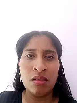 Snapshot of CarolinaNavas33 chatting on March 25, 2026, 9:10 pm CarolinaNavas33 online show from March 25, 2026, 9:10 pm