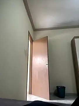 Larissa xxe online show from December 16, 2025, 1:49 pm