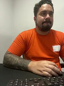 Snapshot of paubranco17 chatting on February 9, 2026, 3:05 pm paubranco17 online show from February 9, 2026, 3:05 pm