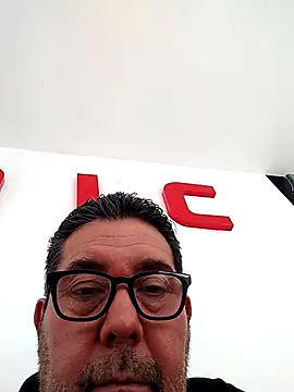 1joseluis1 online show from November 17, 2025, 8:25 pm