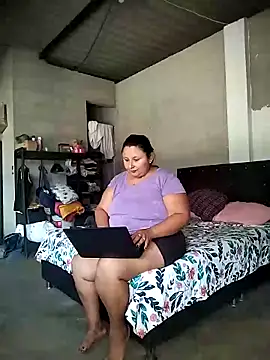 Snapshot of BWW-CINDY11 chatting on February 22, 2026, 2:15 pm BWW-CINDY11 online show from February 22, 2026, 2:15 pm