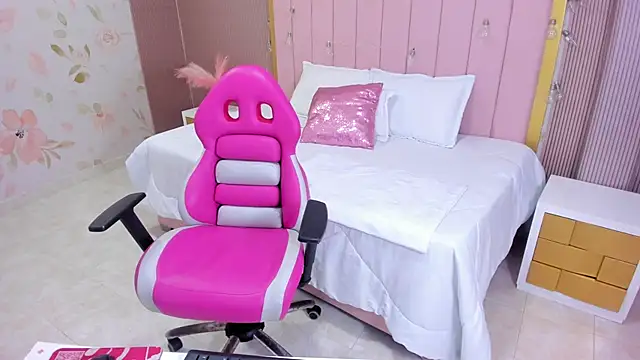 Kendall curves online show from November 24, 2025, 11:32 am