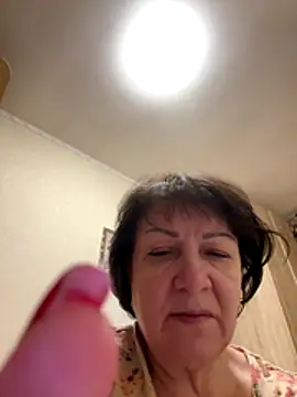 Snapshot of LittleBead522 chatting on November 15, 2025, 7:21 pm LittleBead522 online show from November 15, 2025, 7:21 pm