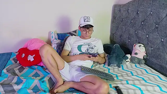 Snapshot of andrew_dann chatting on March 6, 2026, 10:39 pm andrew dann online show from March 6, 2026, 10:39 pm